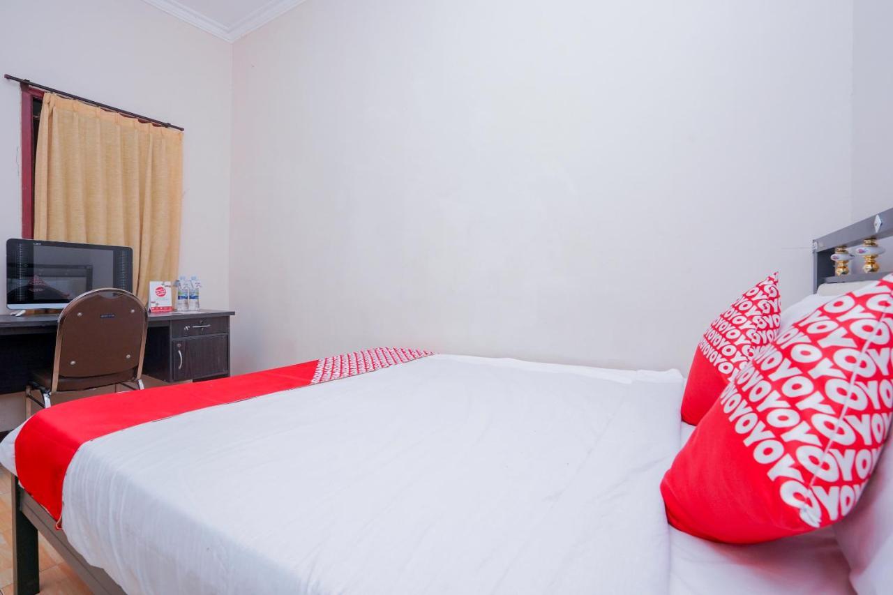 Hotel Collection O 1112 Comfitel Siwalankerto Aa4 Surabaya Exterior foto