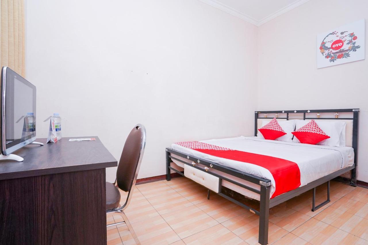 Hotel Collection O 1112 Comfitel Siwalankerto Aa4 Surabaya Exterior foto