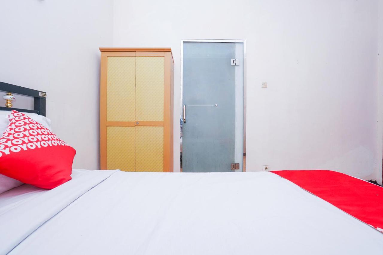 Hotel Collection O 1112 Comfitel Siwalankerto Aa4 Surabaya Exterior foto